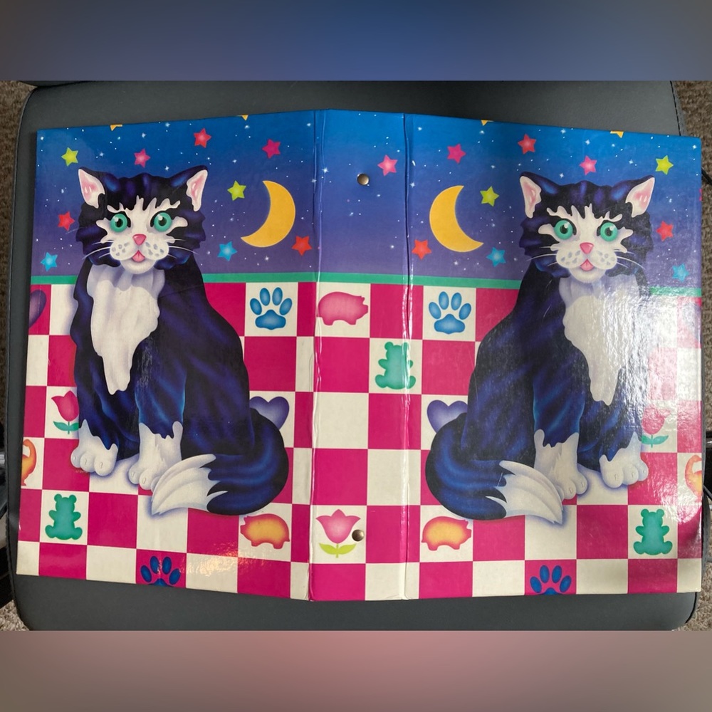 Vintage 1988 Lisa Frank binder/album - Picture 1 of 4